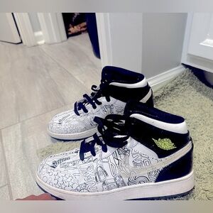 Jordan 1 Mid white, black & lime green